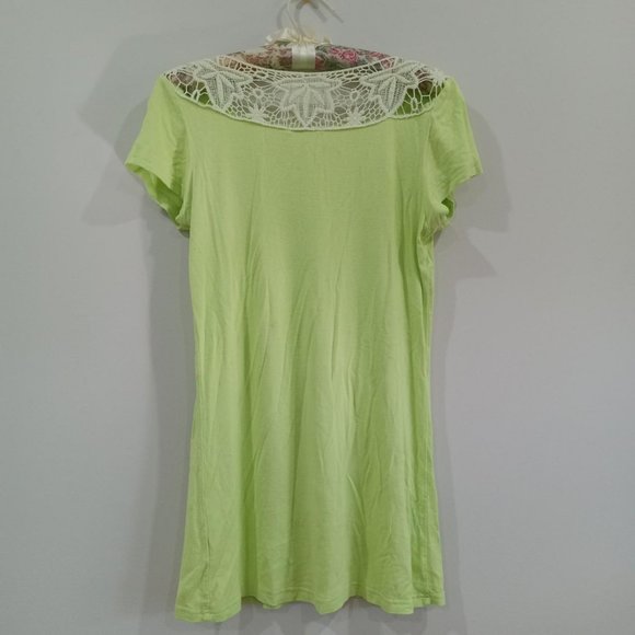 Lime green top with floral detailing - Picture 2 of 4